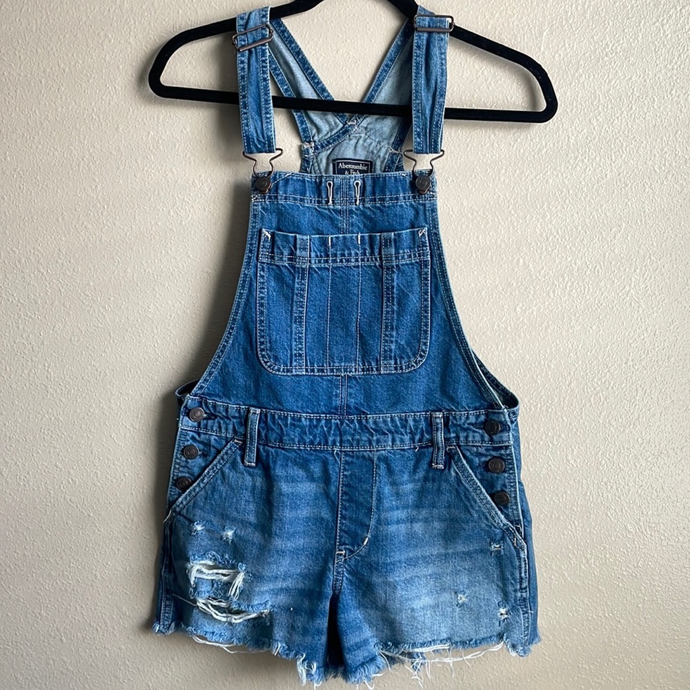 Abercrombie and Fitch overall short size XS